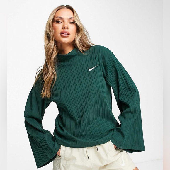 Nike Tops - Nike mini swoosh ribbed jersey long-sleeved top women’s small green wide sleeve